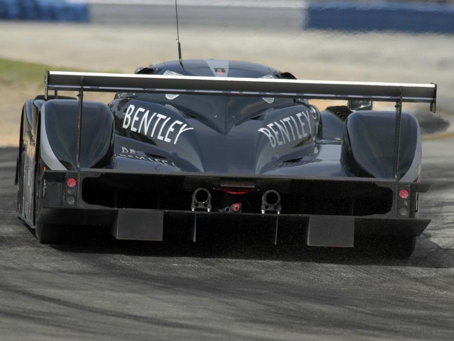  Bentley Speed 8 2003 года  (фото 18 из 18)